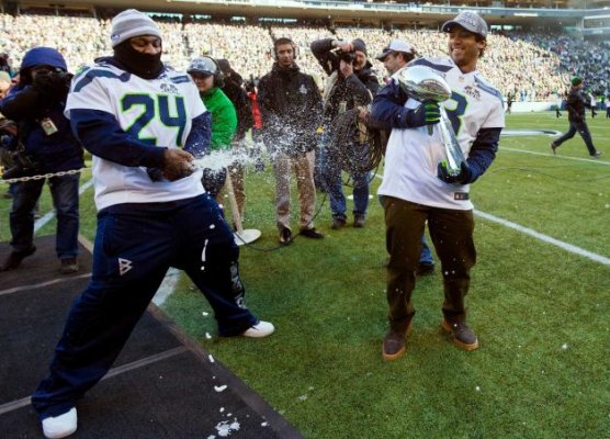  Russell Wilson Super Bowl Lombardi Trophy Seattle