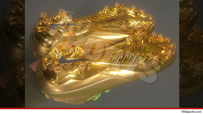0116 sub marshawn lynch golden shoes tmz sports 4 0116 sub marshawn lynch golden shoes tmz sports 4