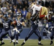 leonard-weaver-Seahawks.jpg