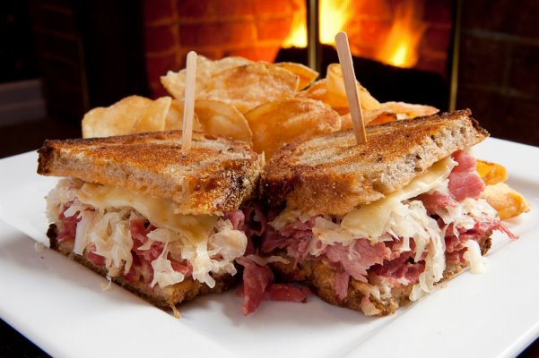 Reuben sandwich 20110308 3792