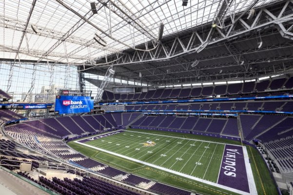 00af37 20160719 vikings stadium01