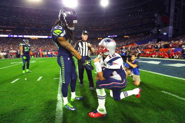 Sb49 richard sherman tom brady handshake at