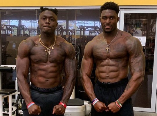 Aj brown dk metcalf Aj brown dk metcalf