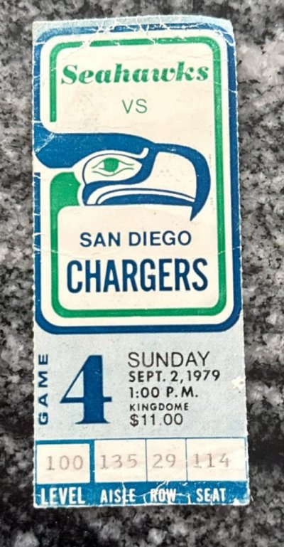 1st game for me love this time of year thinking of all the v0 r5heb6gecmjf1